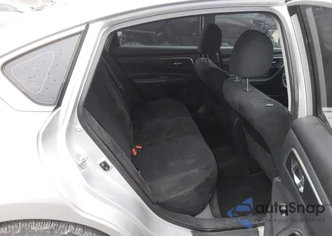 2015 Nissan Altima 2.5 S z USA, uszkodzony, nr VIN 1N4AL3AP5FC266040